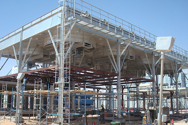 Air cooler installation at a Middle East power plant site